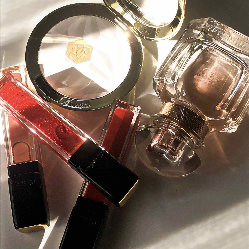 GUERLAIN パリュール ゴールド セッティング パウダーのクチコミ「肌に纏う24金に﻿
ぽってり厚みのあるリップ﻿
しっとりと甘い香り﻿
﻿
﻿
私にとって年に1.....」（1枚目）