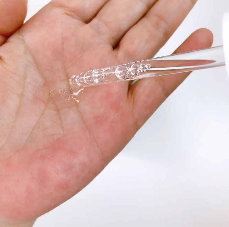 ティーツリーヒアルロン酸オイルフリーアンプル/Vertty/美容液を使ったクチコミ（2枚目）