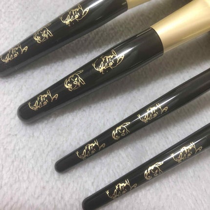 エレクトリック ゴールド ピカシュウ プレミアム アイラッシュカーラー/shu uemura/ビューラーを使ったクチコミ(3枚目)