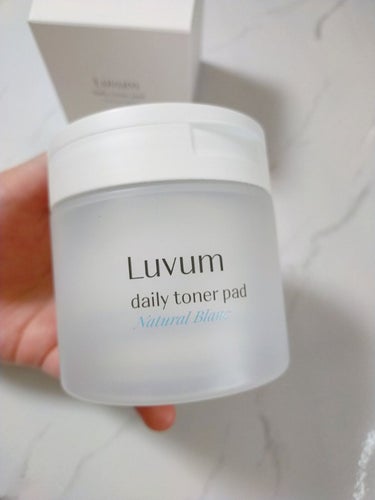 Luvum ナチュラルブランデイリートナーパッドのクチコミ「Luvum ナチュラル ブランク デイリー トナー パッドです。

✔パッドは60枚 大きさ約.....」（1枚目）