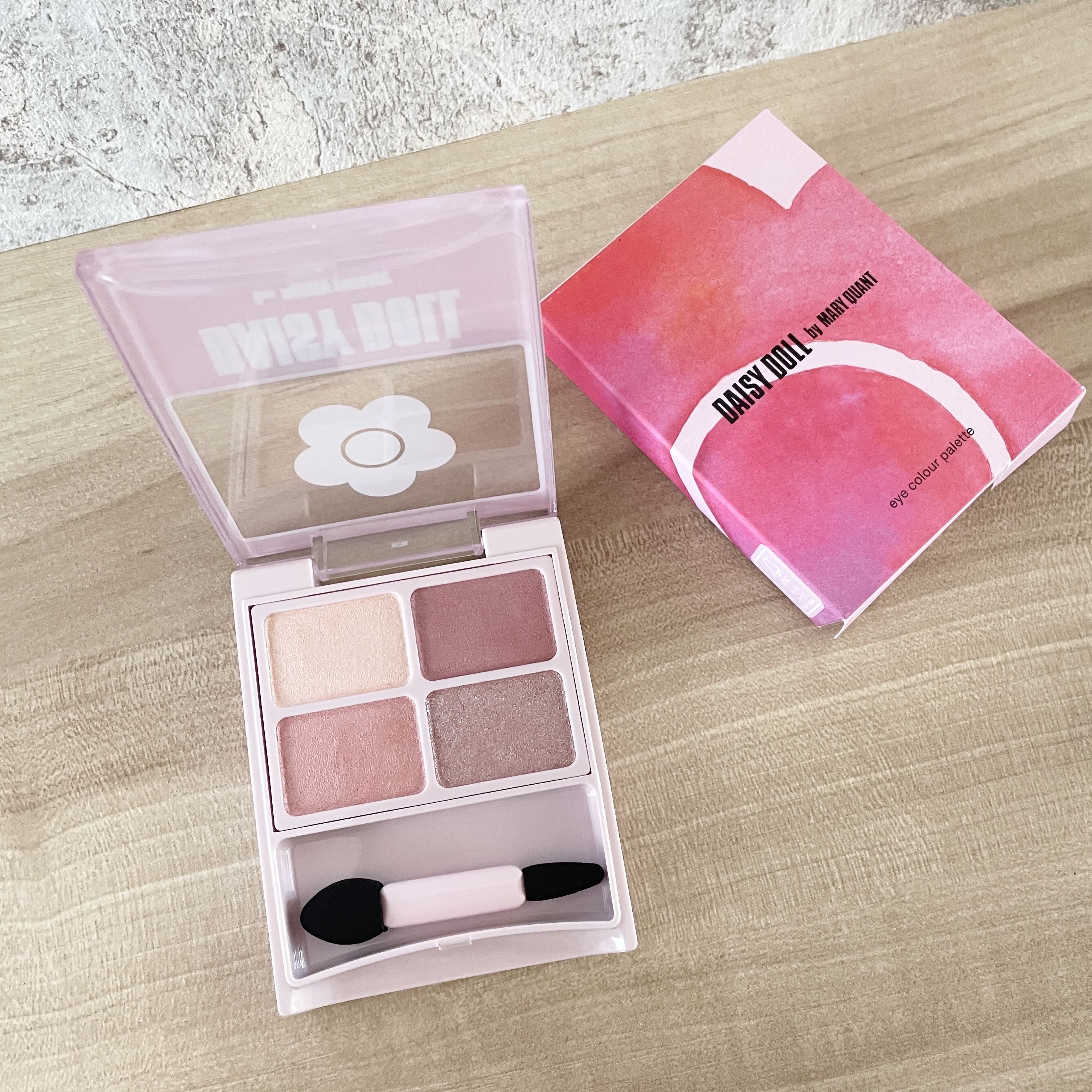 デイジードール アイカラー パレット PK-03 マーガレットピンク/DAISY DOLL by MARY QUANT/アイシャドウパレットを使ったクチコミ（1枚目）