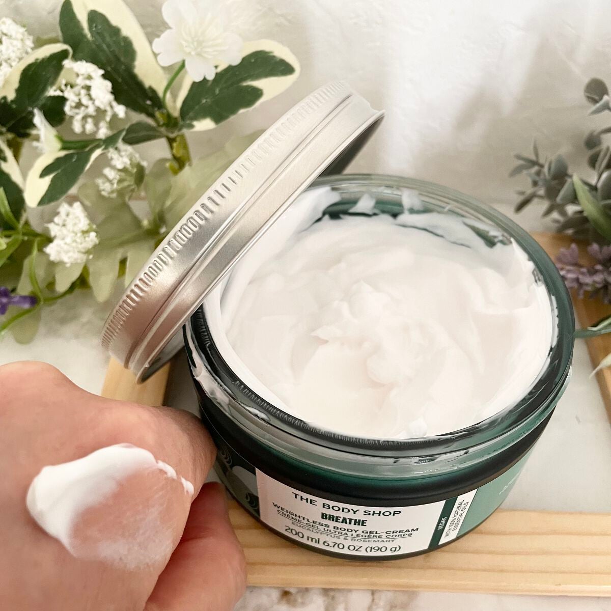 ウェルネス ボディジェルクリーム ユーカリ& ローズマリー/THE BODY SHOP/ボディクリームを使ったクチコミ(3枚目)