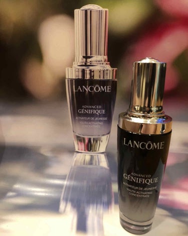 LANCOMEジェニフィック アドバンスト Nのご紹介です。

誰もが生まれもつ美肌菌に注目しバリア機能を強化し肌の回復力をサポートする美容液です✨

使い方は洗顔後に使うタイプの美容液です。

1週間