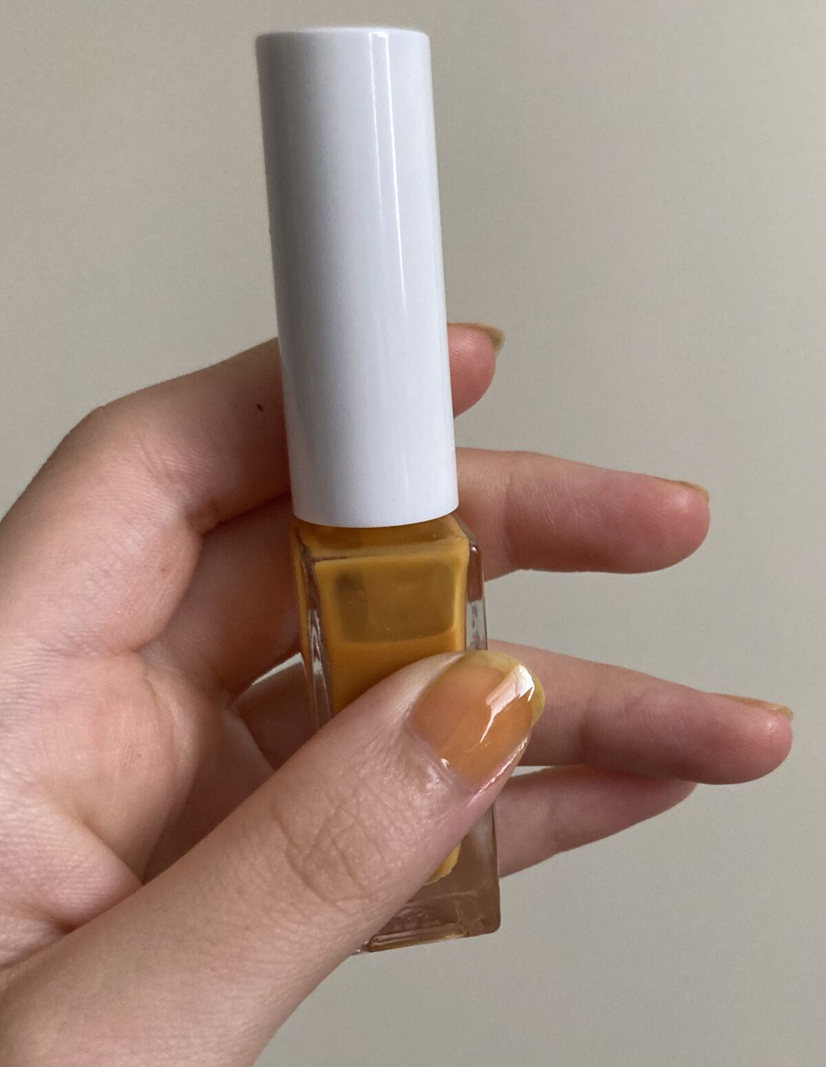 グロウアップネイルカラー [G007]ジョイフル/hince/マニキュアを使ったクチコミ（2枚目）