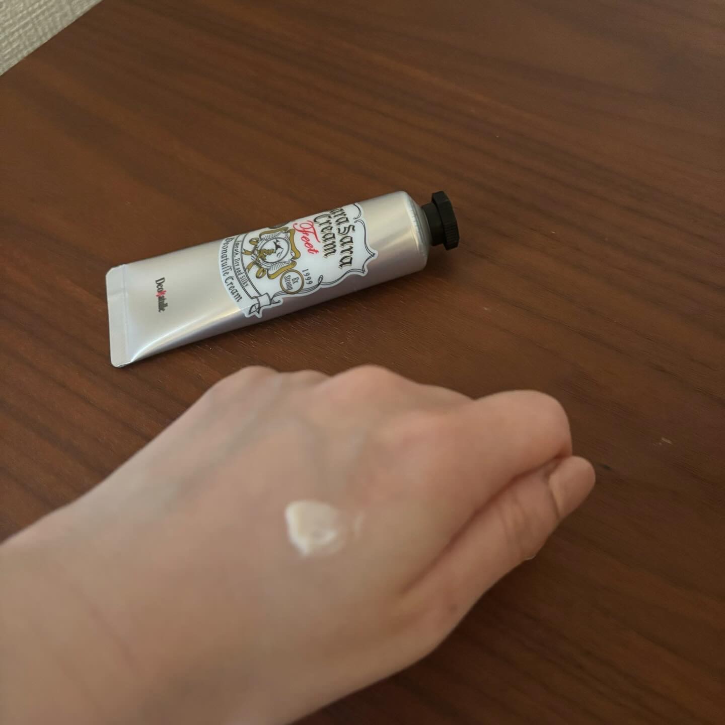 薬用足指さらさらクリーム/デオナチュレ/デオドラント・制汗剤を使ったクチコミ（3枚目）