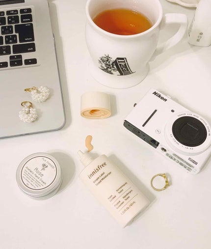 innisfree シンプルラベル ティンテッド モイスチュアライザーのクチコミ「Innisfreeのシンプルラベルティンティドモイスチャライザー
色は1番明るいフェアを.....」(1枚目)