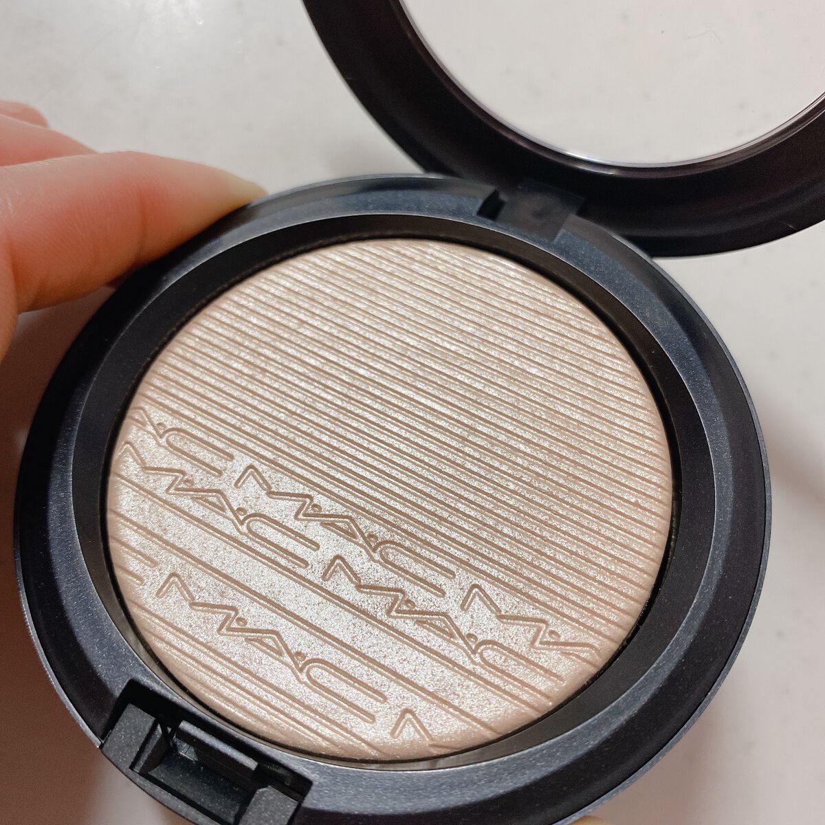 エクストラ ディメンション スキンフィニッシュ/M・A・C/プレストパウダーを使ったクチコミ(2枚目)