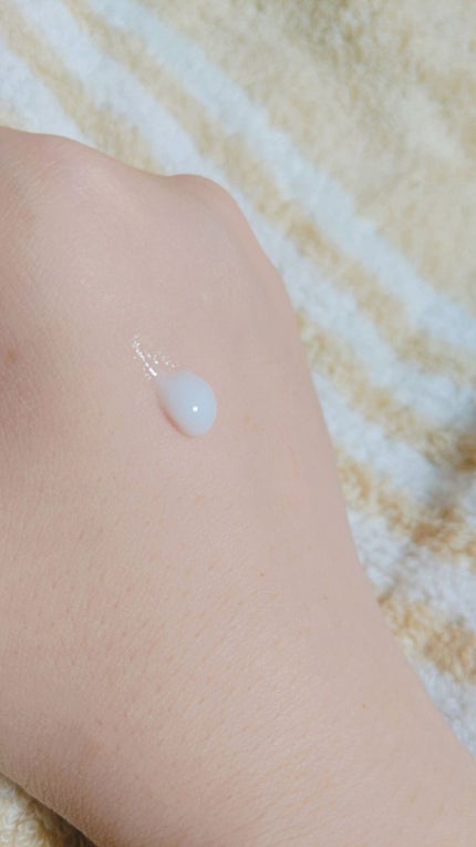 純白専科 すっぴん白雪美容液(専科 薬用美白クリーム)/SENKA(専科)/美容液を使ったクチコミ(2枚目)