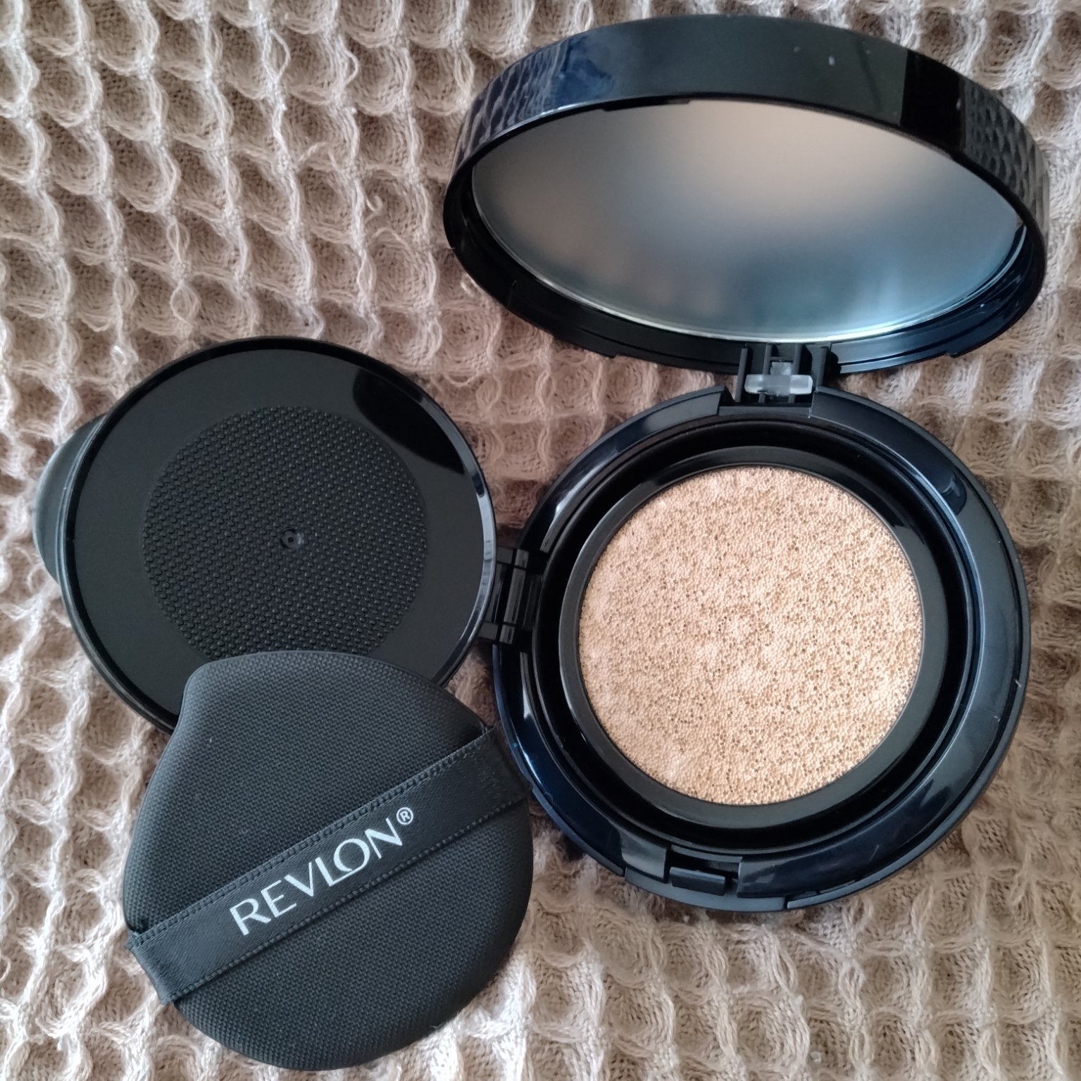 レブロン カラーステイ ロングウェア UV クッション ファンデーション/REVLON/クッションファンデーションを使ったクチコミ（2枚目）