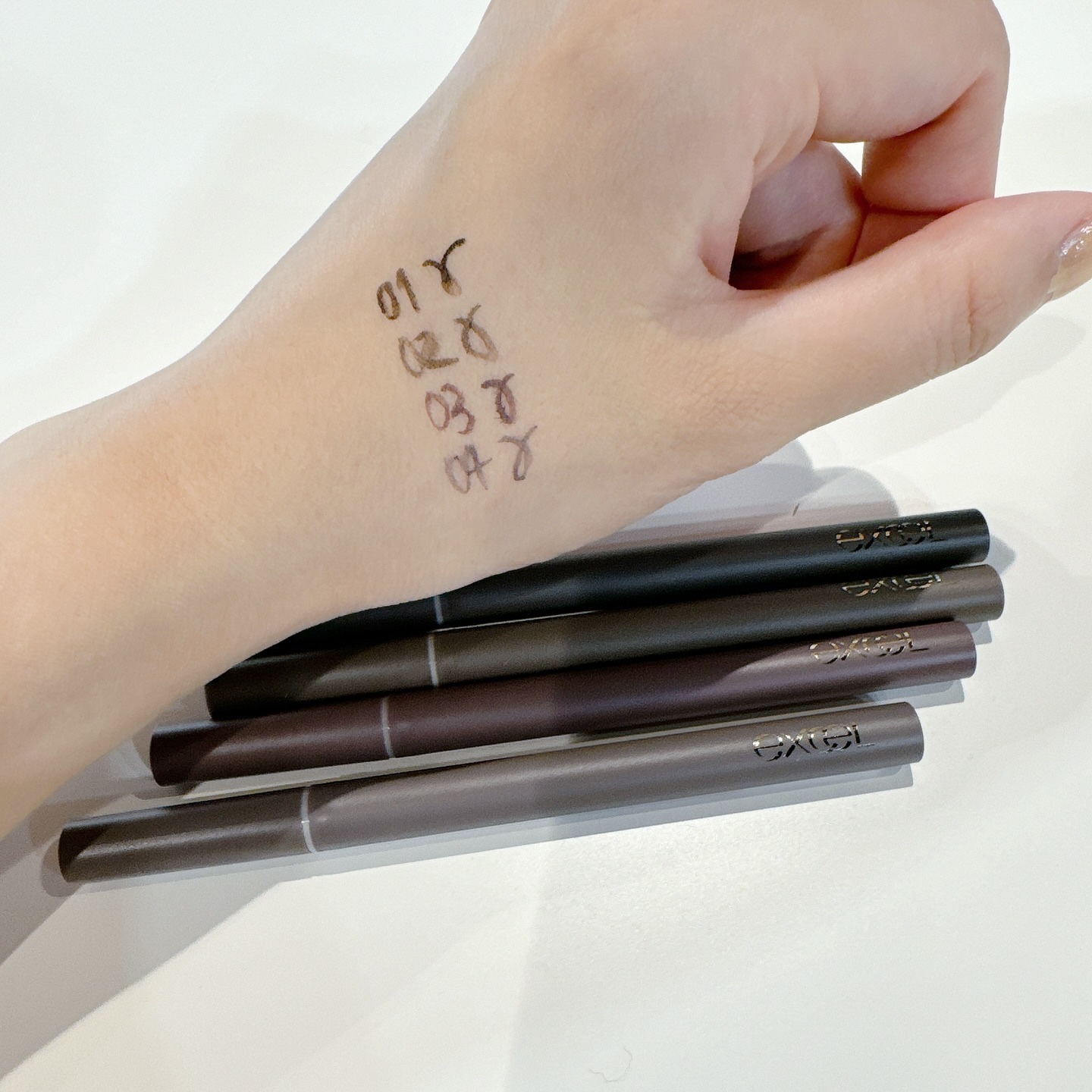 メロウシェード リキッドライナー ML02 モカグレージュ/excel/リキッドアイライナーを使ったクチコミ（2枚目）