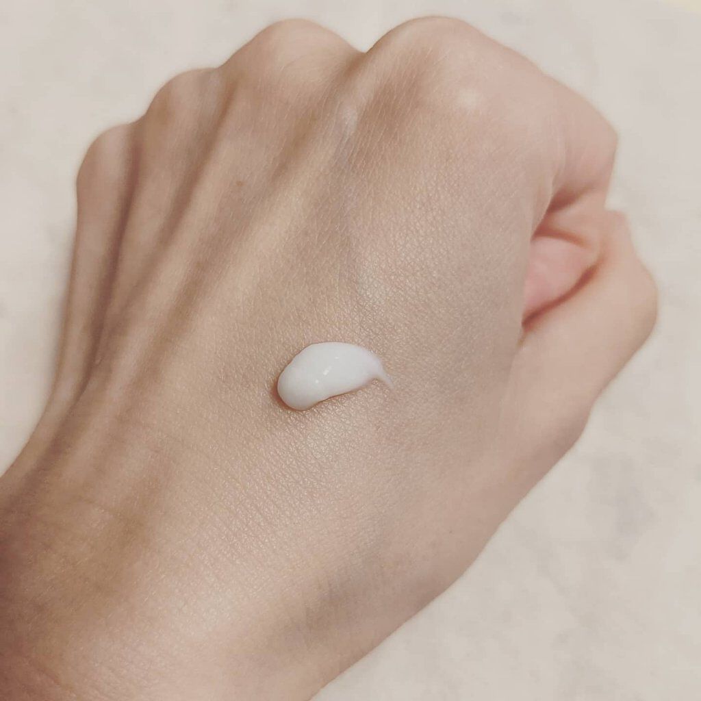 ホワイトニング ハンドクリーム/est/ハンドクリーム by つくね