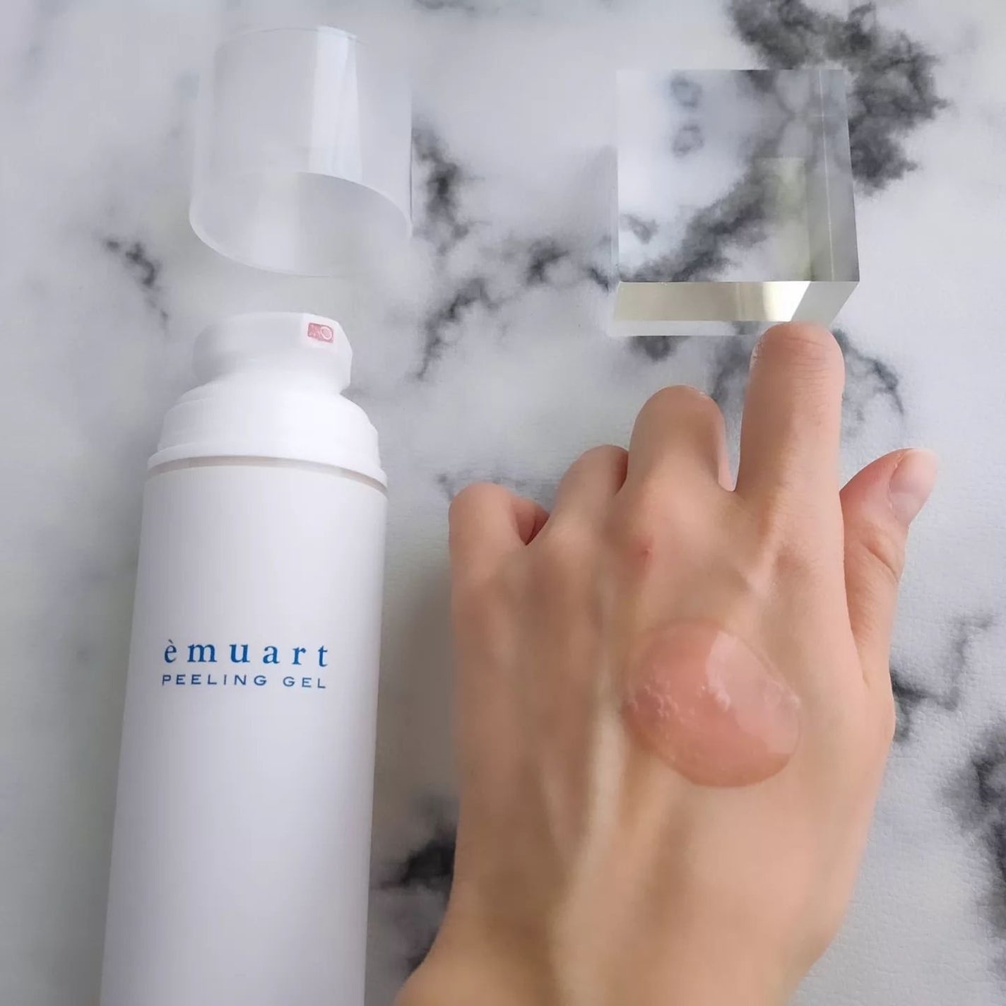 ピーリングゲル/emuart(エミュアール)/ピーリングを使ったクチコミ(3枚目)