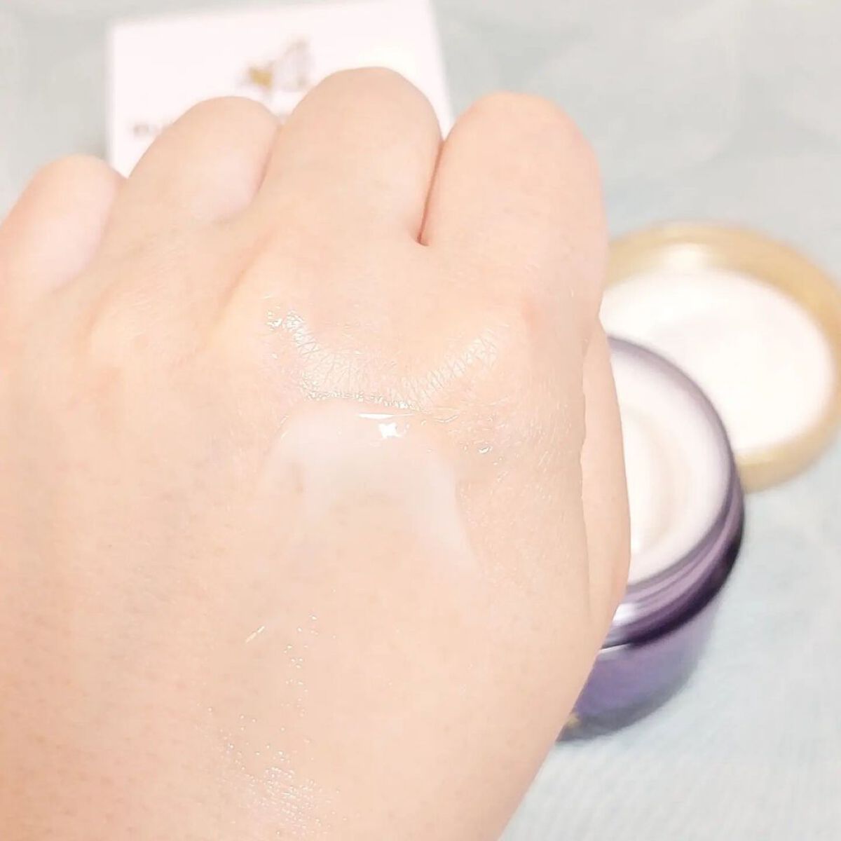 バタフライクイーン ゴールドエクストラ/フェイシャルコスメティック研究所/オールインワン化粧品を使ったクチコミ（3枚目）