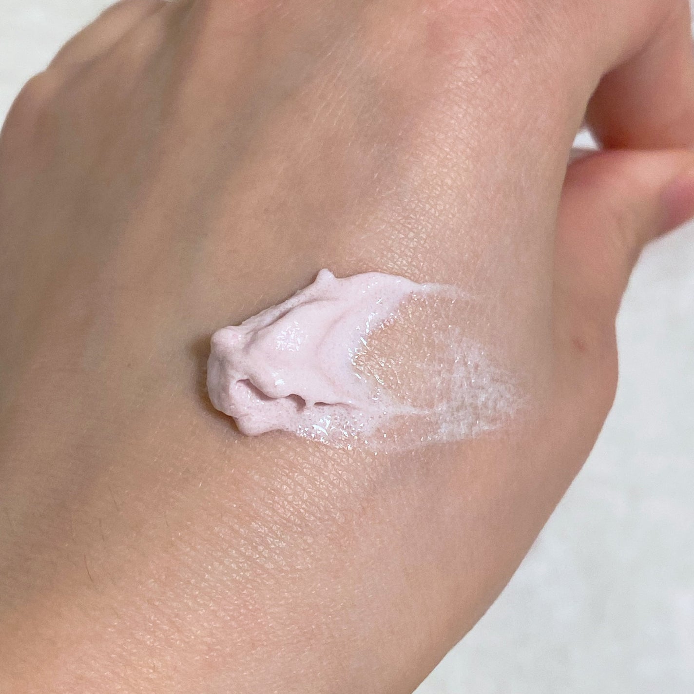 ダヴ ふわとろ クリーミースクラブ チェリー&アプリコットミルク/ダヴ/ボディスクラブを使ったクチコミ(3枚目)