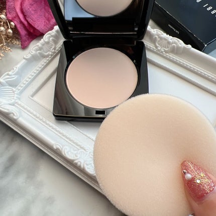 シアーフィニッシュ プレストパウダー 11 ソフトポーセリン/BOBBI BROWN/プレストパウダーの画像