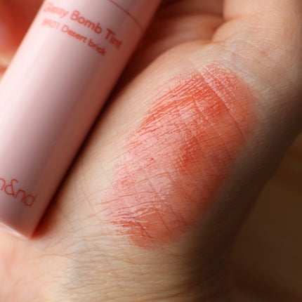 アンドバイロムアンド グラッシーボムティント/&nd by rom&nd/リップティントを使ったクチコミ(3枚目)