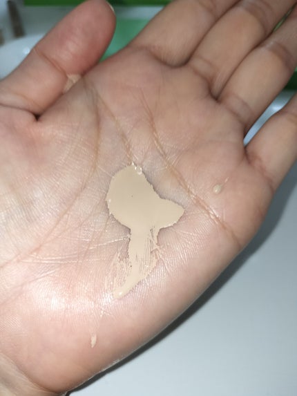 エッセンス スキングロウ ファンデーション/SHISEIDO/リキッドファンデーションを使ったクチコミ(3枚目)