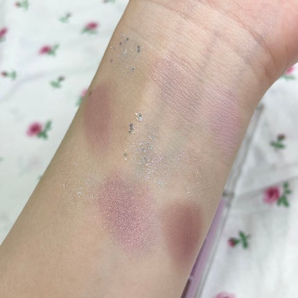 グリッターペディアアイパレット/unleashia/アイシャドウパレットを使ったクチコミ(3枚目)