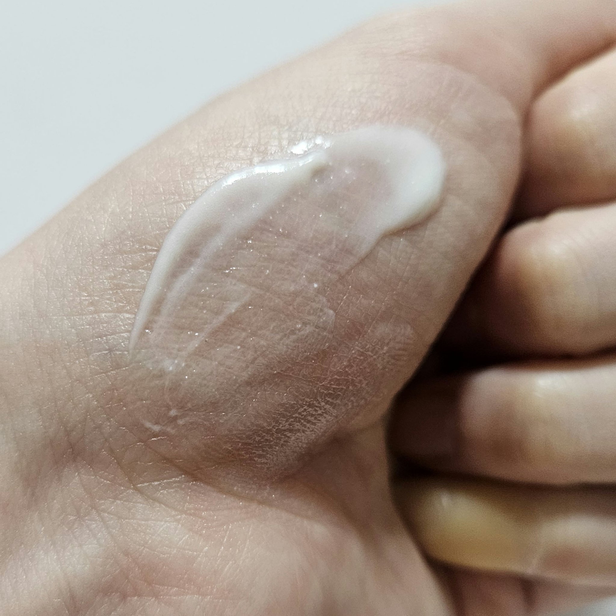 ビオレUV アクアリッチ ウォータリーエッセンス/ビオレ/日焼け止めローションを使ったクチコミ（3枚目）