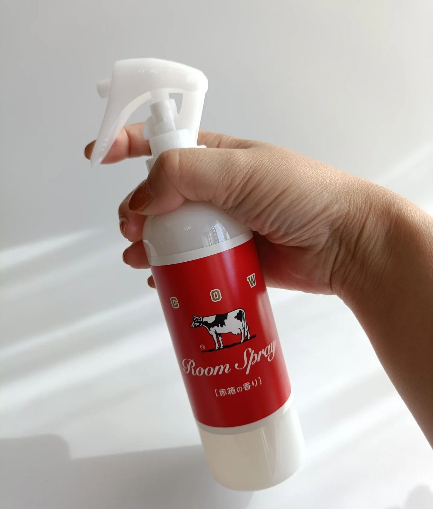 ルームスプレー 赤箱の香り/カウブランド/ファブリックミストを使ったクチコミ(2枚目)
