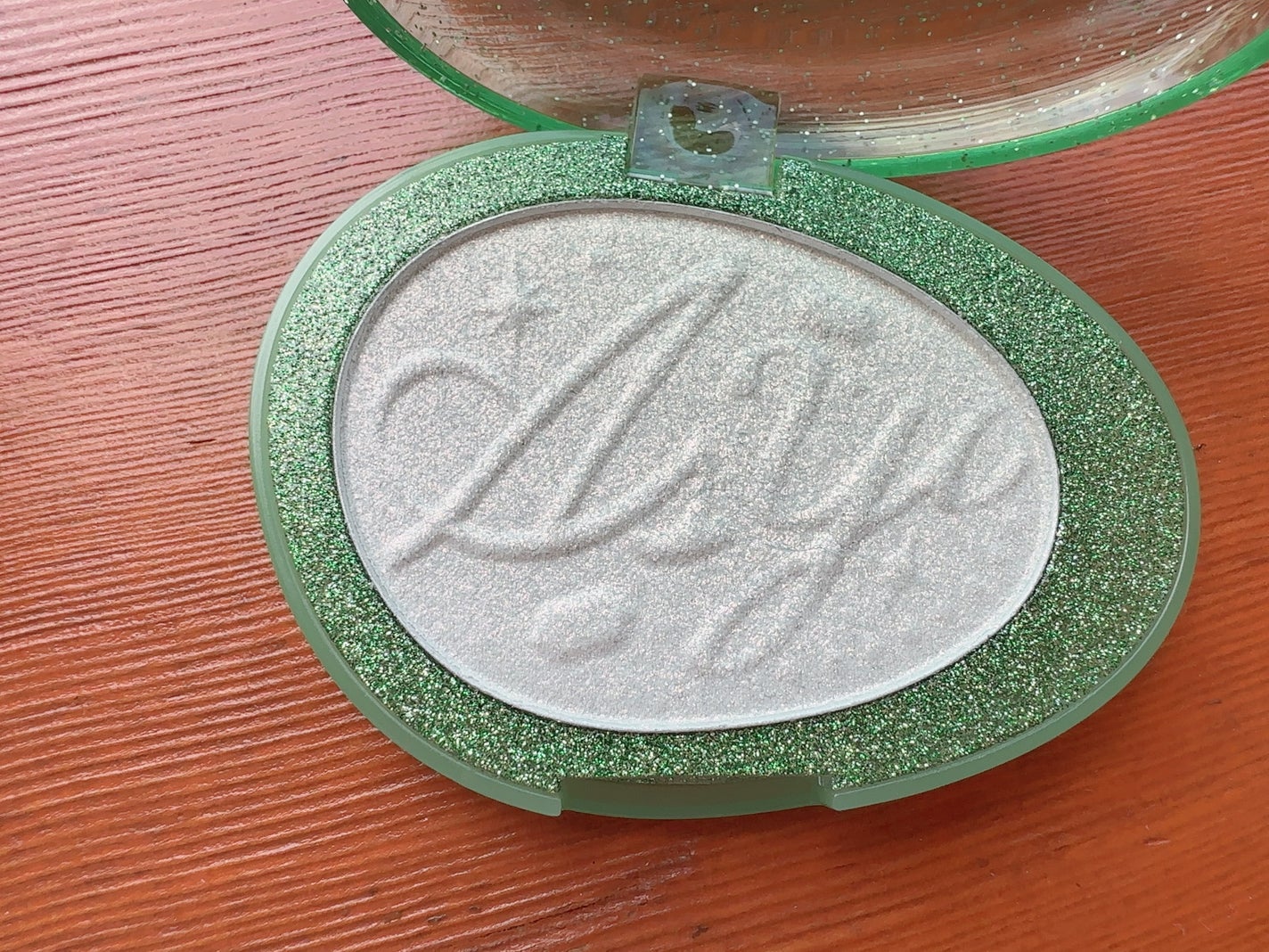 フィー グリッツストーンハイライター/fwee/パウダーハイライトを使ったクチコミ(2枚目)