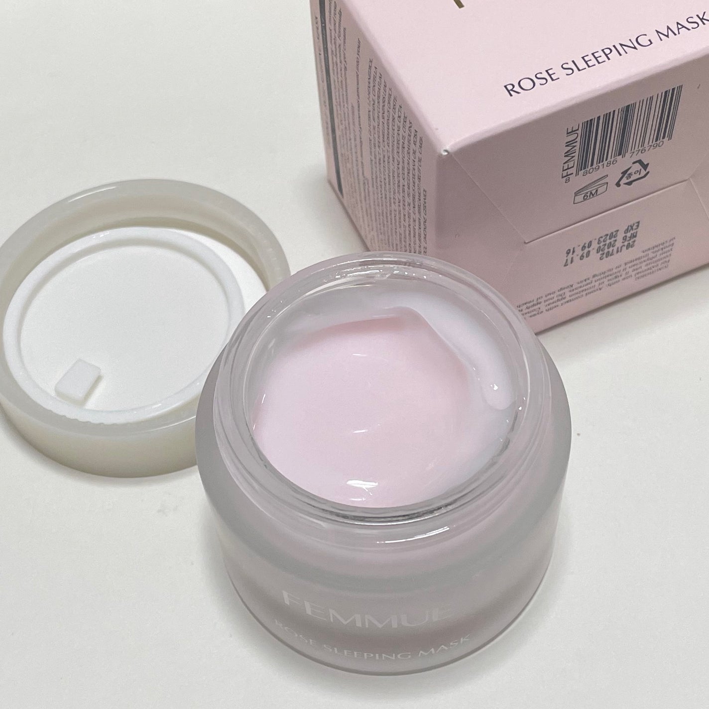 ローズウォーター スリーピングマスク/FEMMUE/フェイスクリームを使ったクチコミ(2枚目)