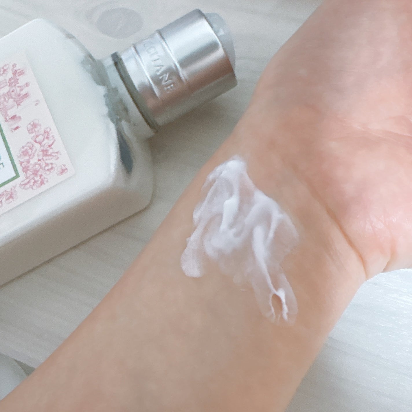 ホワイトマスカットチェリーブロッサム ボディミルク/L'OCCITANE/ボディミルクを使ったクチコミ(3枚目)