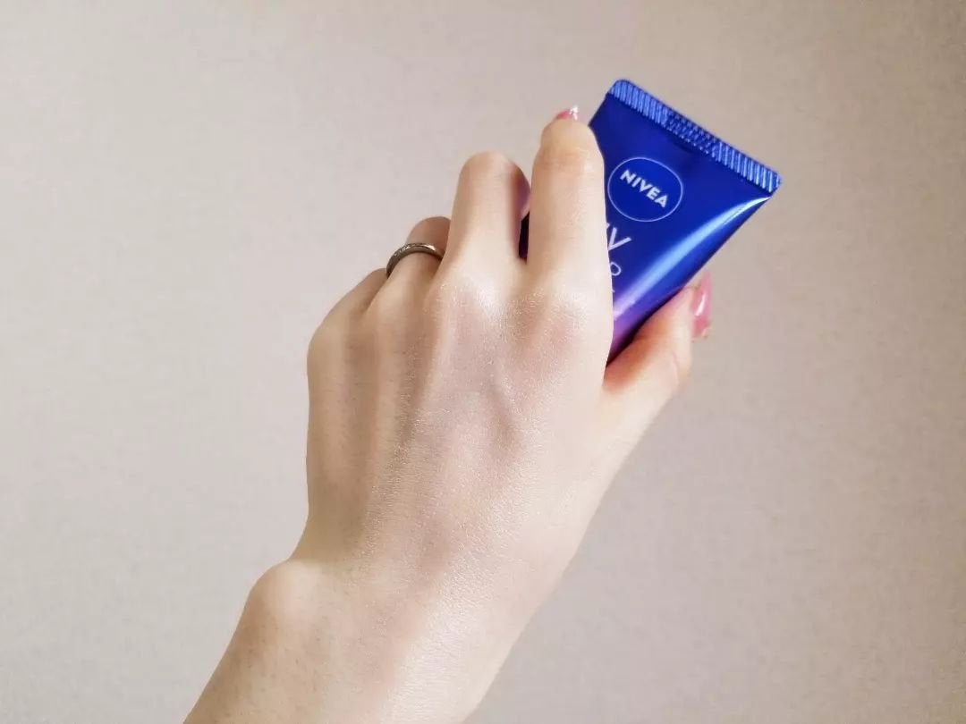 ニベアUV ディープ プロテクト&ケア トーンアップ エッセンス/ニベア/日焼け止めローションを使ったクチコミ(5枚目)