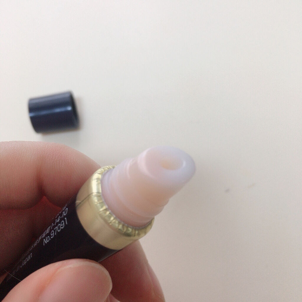 ニベア　ロイヤルブルーリップ　濃密美容ケア/ニベア/リップ美容液を使ったクチコミ（2枚目）