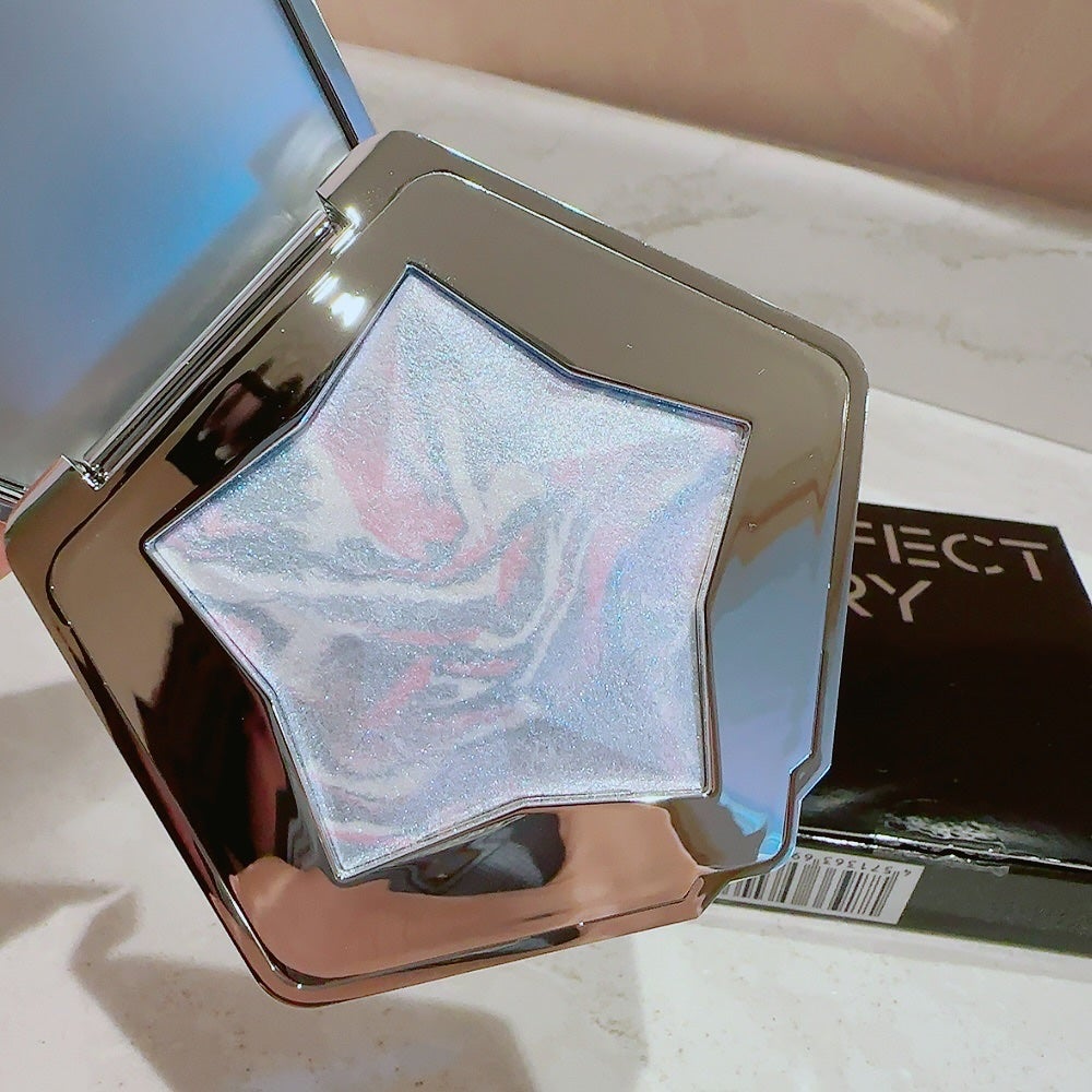 スターダストダイヤモンドハイライトパウダー/PERFECT DIARY/パウダーハイライトを使ったクチコミ(4枚目)