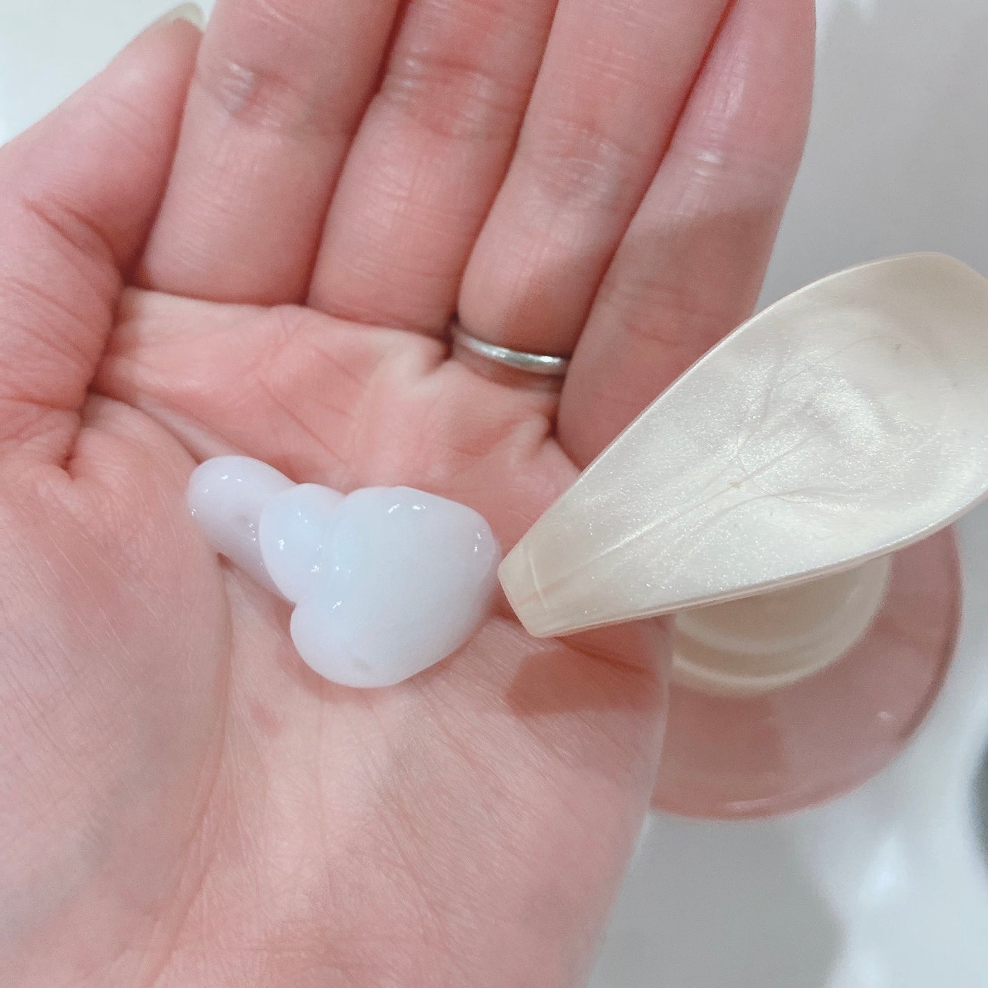 エッセンシャルプレミアム バリアシャンプー・コンディショナー シルキー&スムース/エッセンシャル/市販シャンプーを使ったクチコミ(4枚目)