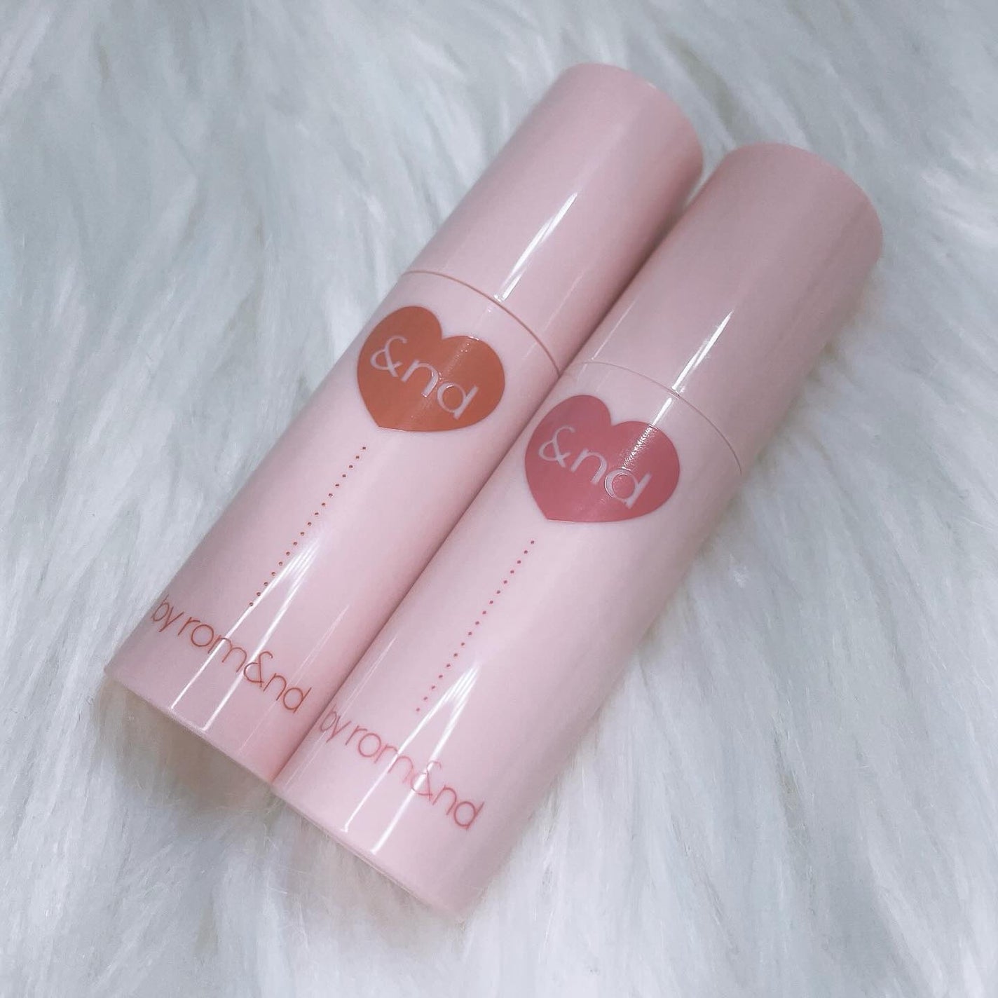 アンドバイロムアンド グラッシーボムティント/&nd by rom&nd/リップティントを使ったクチコミ(2枚目)