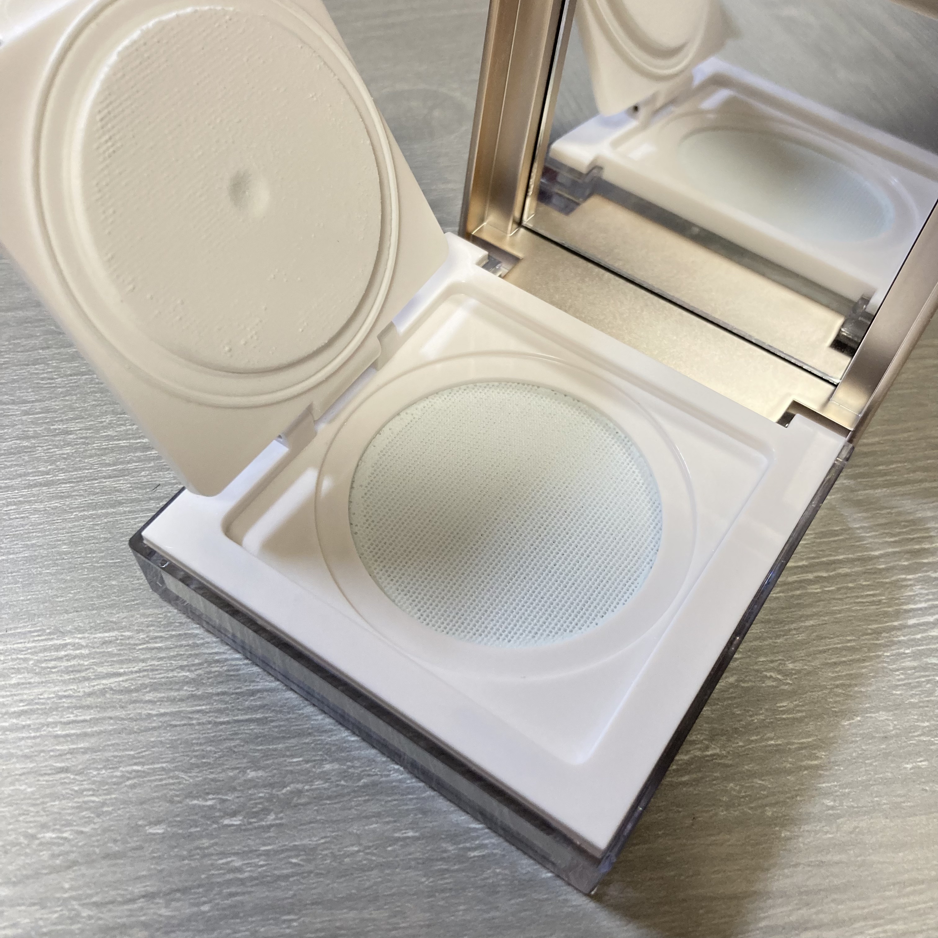 トランスルーシェントブルーリング ルースパウダー/PERFECT DIARY/ルースパウダーを使ったクチコミ（3枚目）