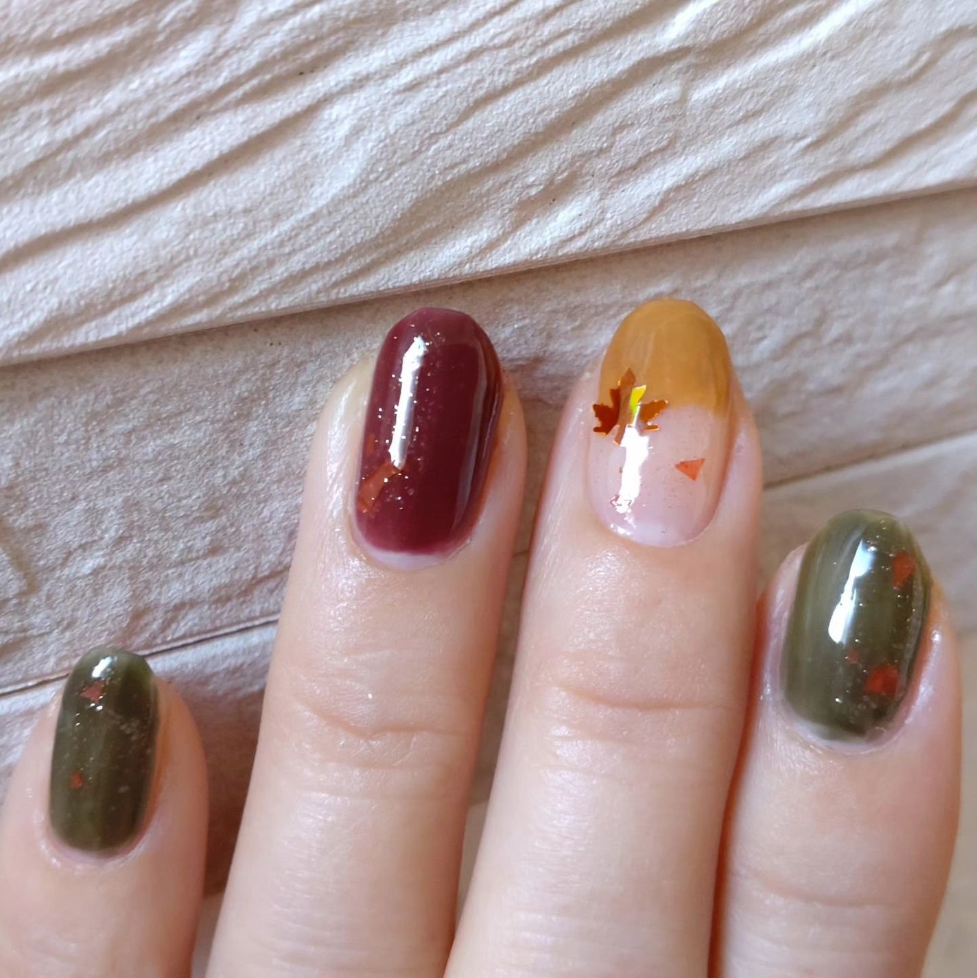 ミルクティ on LIPS 「✴✴#紅葉ネイル🍁✨✴パラドゥのルーセントフラワーでもみじひら..」(3枚目)