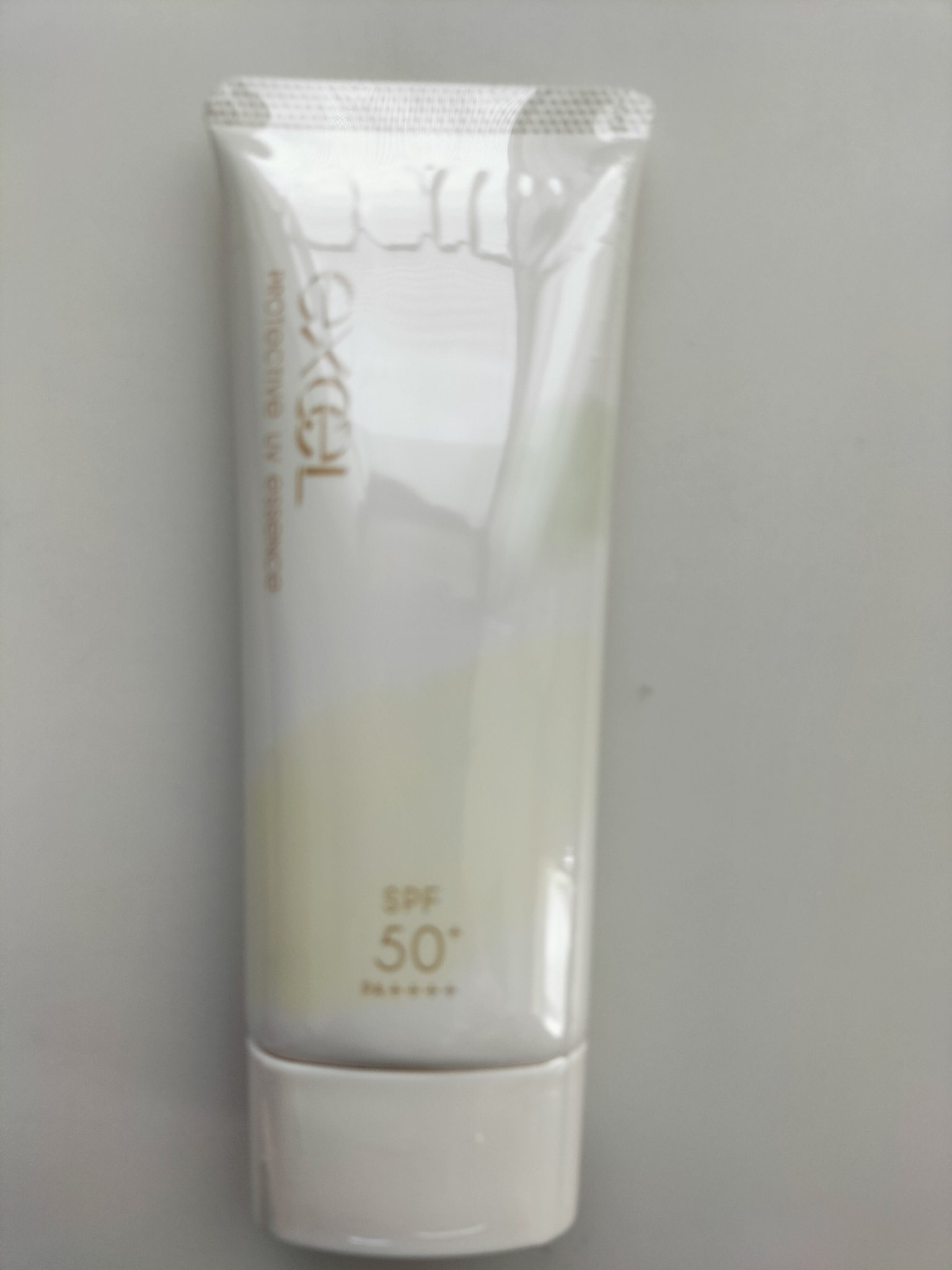 デイスキンコンフォート 24' ベースアイテムセット DC  ナチュラルオークル20(デイスキンコンフォート 43g＋フェザライズオン パウダー ナチュラルオークル20 10g)(限定)/excel/フェイスクリームを使ったクチコミ（1枚目）