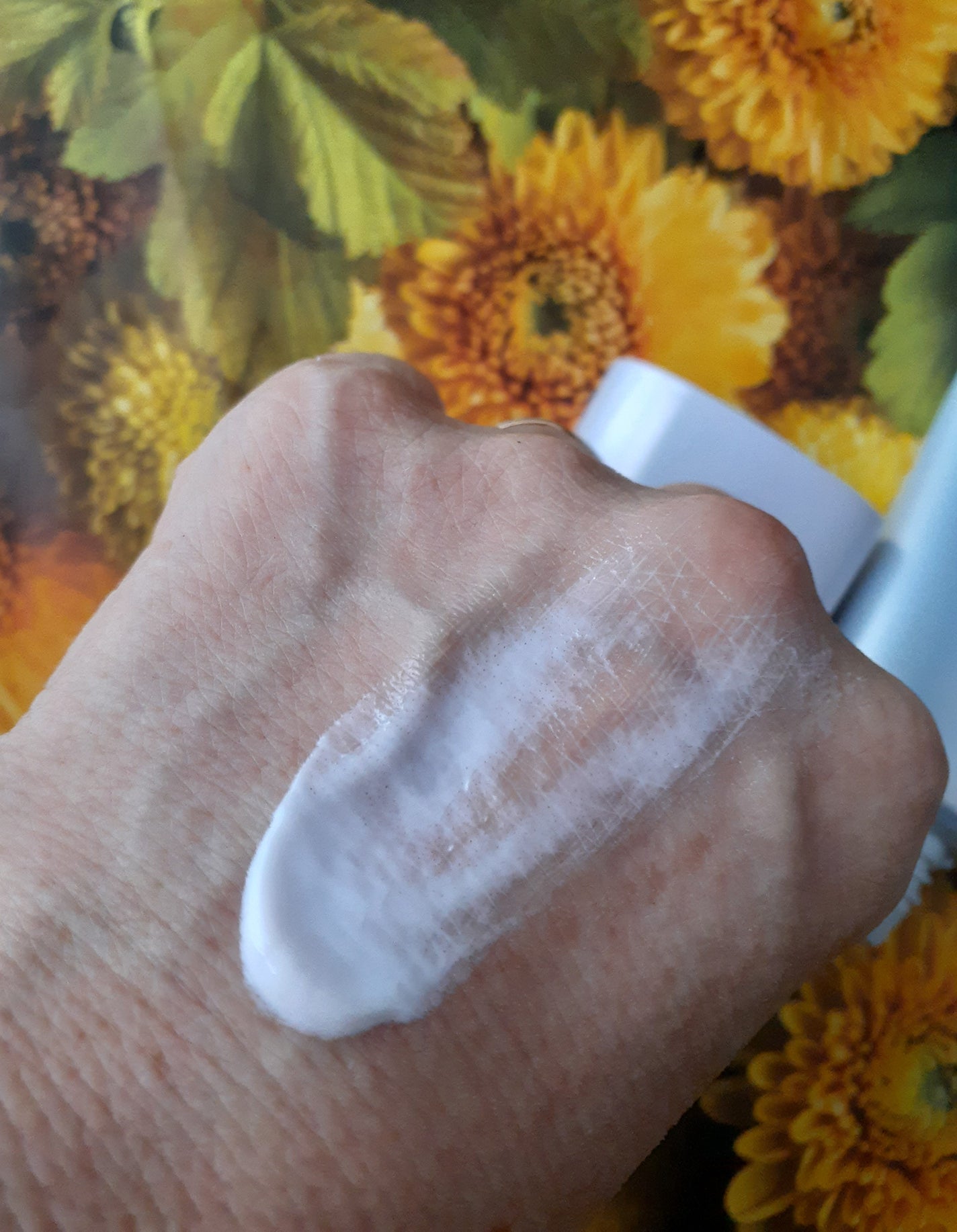 コエンリッチ ザ プレミアム ライトアップ モイストガード ハンドクリーム/コエンリッチQ10/ハンドクリームを使ったクチコミ(1枚目)