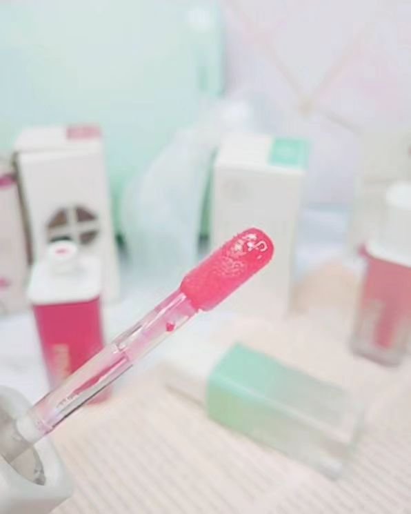 ナチュラルブルームリップオイルセラム 3色セット/PINATE/リップグロスを使ったクチコミ（2枚目）