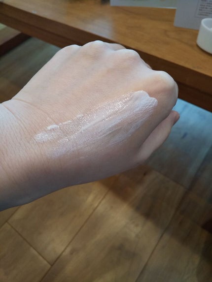 pi-hop3 on LIPS 「サンプル月間②アネッサデイセラム顔用日中用乳液·化粧下地まるで..」(6枚目)