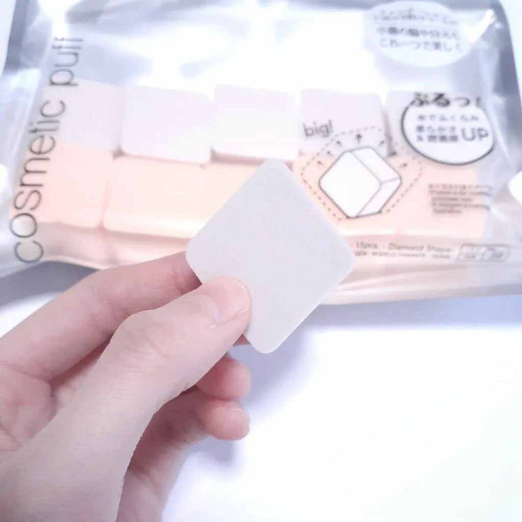 メイクアップスポンジ(15個、ダイヤモンド形)/DAISO/パフ・スポンジを使ったクチコミ(1枚目)