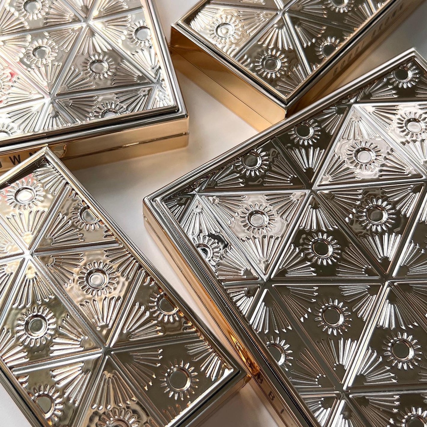 リュクス チーク & ハイライト パレット/BOBBI BROWN/パウダーハイライトを使ったクチコミ(7枚目)