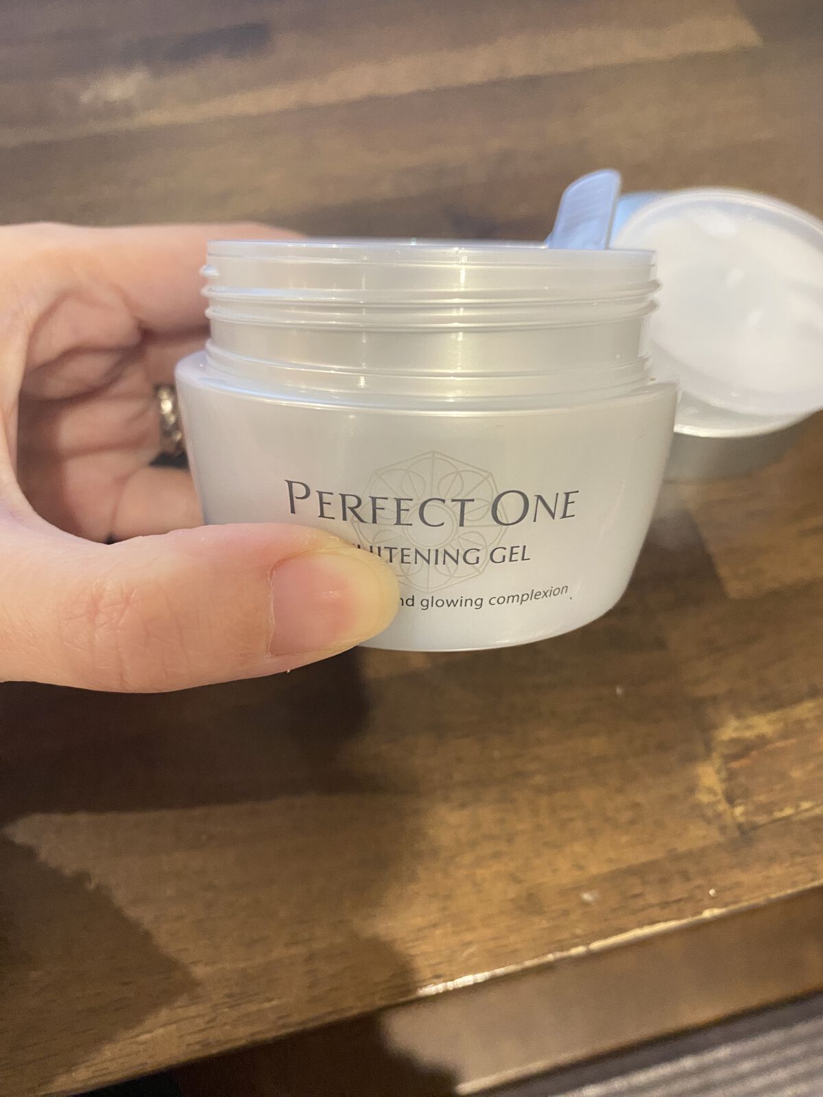 パーフェクトワン 薬用ホワイトニングジェル/パーフェクトワン/オールインワン化粧品を使ったクチコミ（2枚目）