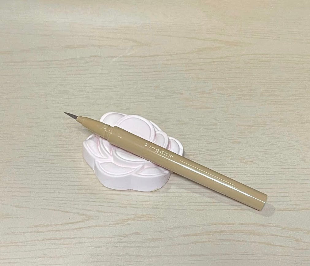 キングダム リキッドアイライナーR1/キングダム/リキッドアイライナーを使ったクチコミ(3枚目)