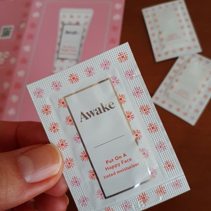 プットオンアハッピーフェイス ティンティド モイスチュアライザー/Awake/CCクリームを使ったクチコミ(4枚目)