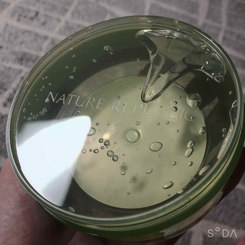 マイルド＆モイスチャーアロエジェル/ネイチャーリパブリック/ボディローションを使ったクチコミ（2枚目）