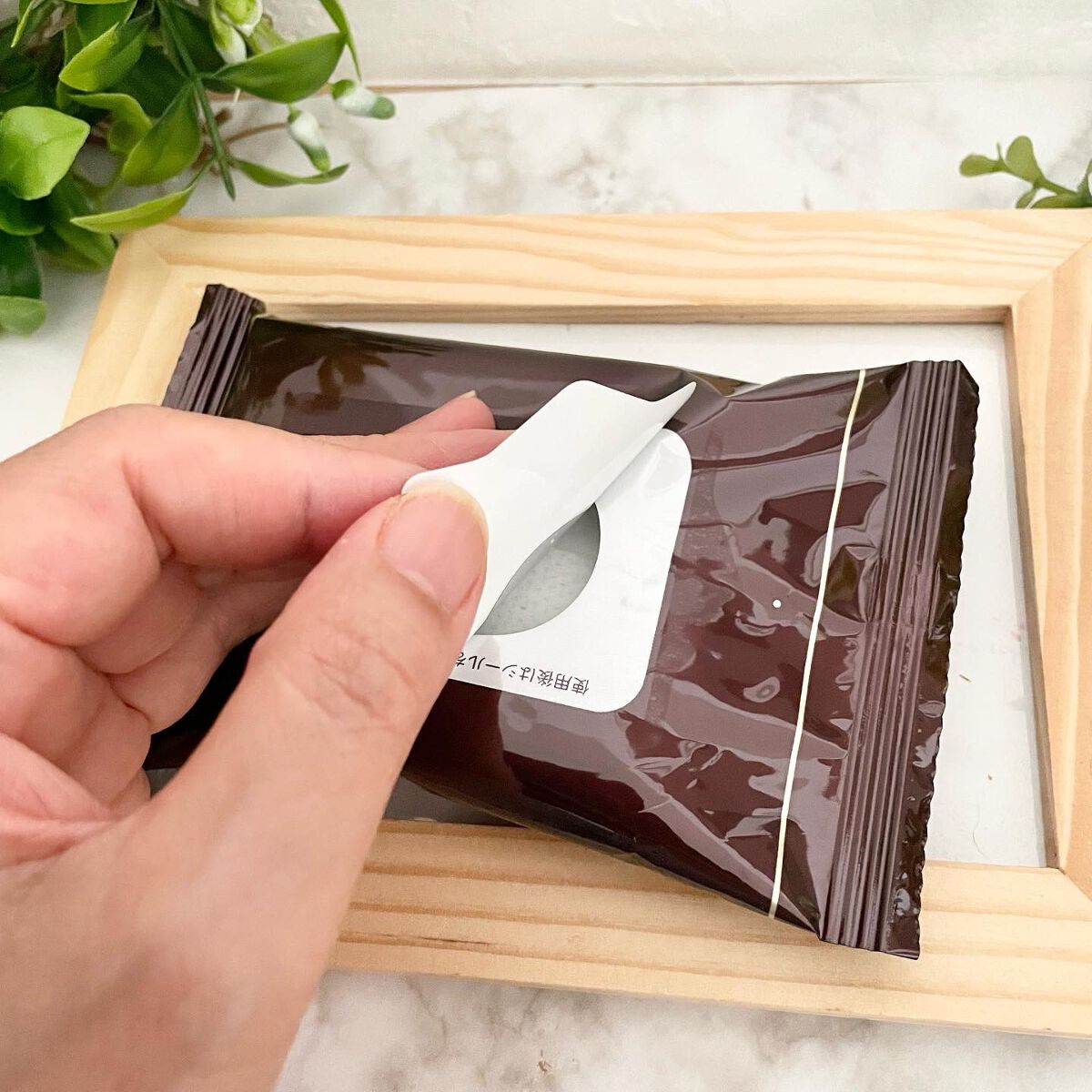 ビオレメイクの上からうるピタ肌持続シート/ビオレ/フェイスシートを使ったクチコミ(3枚目)