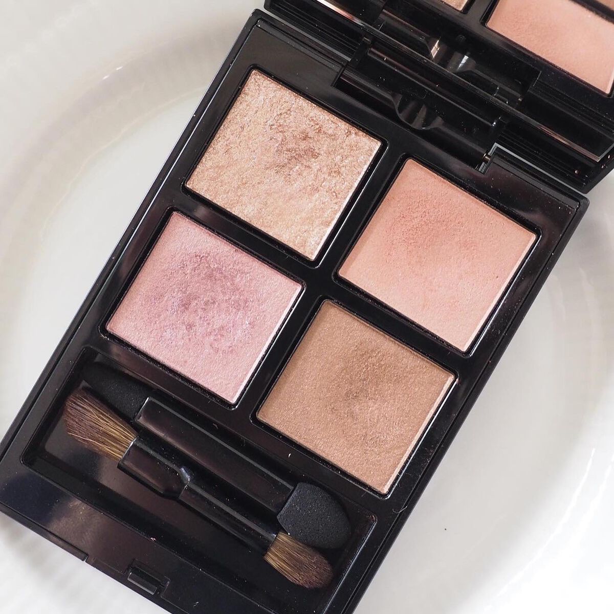 ＼ヘビロテアイシャドウ／

＊ーーーーーーーーーーーーー＊
アディクション @addictionbeauty_official 
☑︎ アディクション
ザ アイシャドウ パレット
005 Vintage Tutu
¥6,820（税込）
＊ー