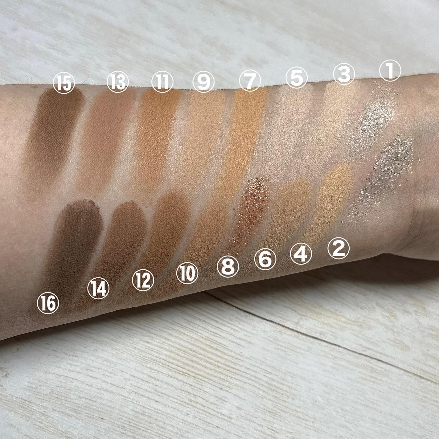 ソフトブラーリングアイパレット/wakemake/アイシャドウパレットを使ったクチコミ(4枚目)