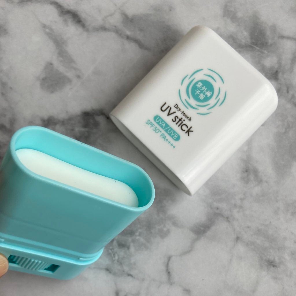紫外線予報 さらさらUVスティックF/紫外線予報/日焼け止めスティックを使ったクチコミ(2枚目)