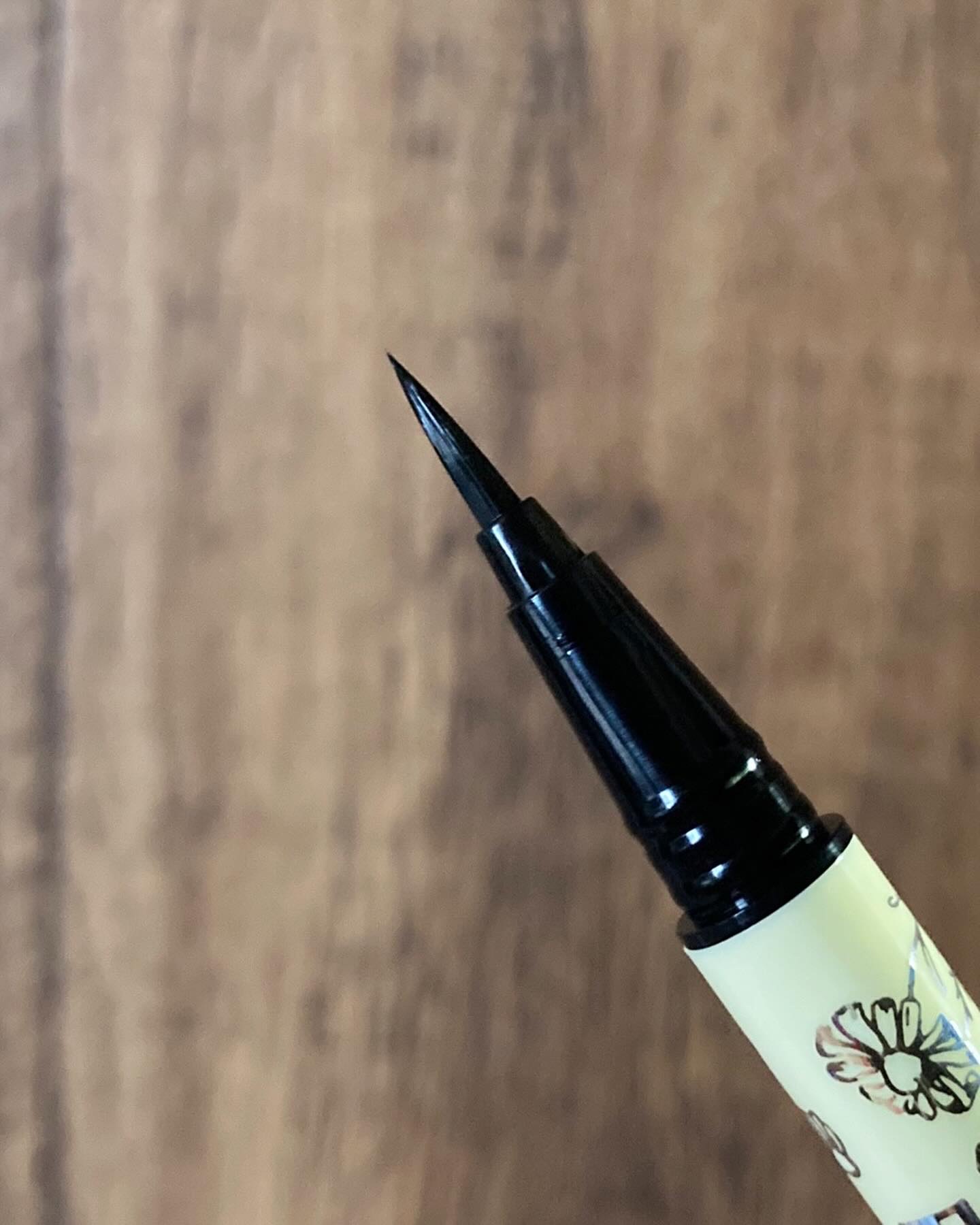 リアルラスティングアイライナー24hWP BB ブラウンブラック/K-パレット/リキッドアイライナーを使ったクチコミ（3枚目）