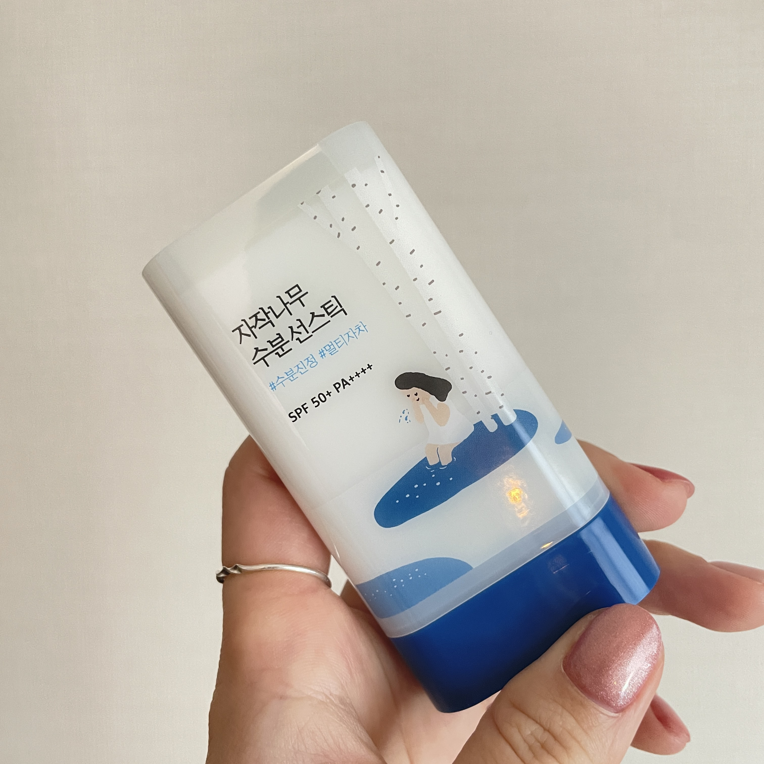 白樺モイスチャーライジング サンスティック/ROUND LAB/日焼け止めスティックを使ったクチコミ（1枚目）